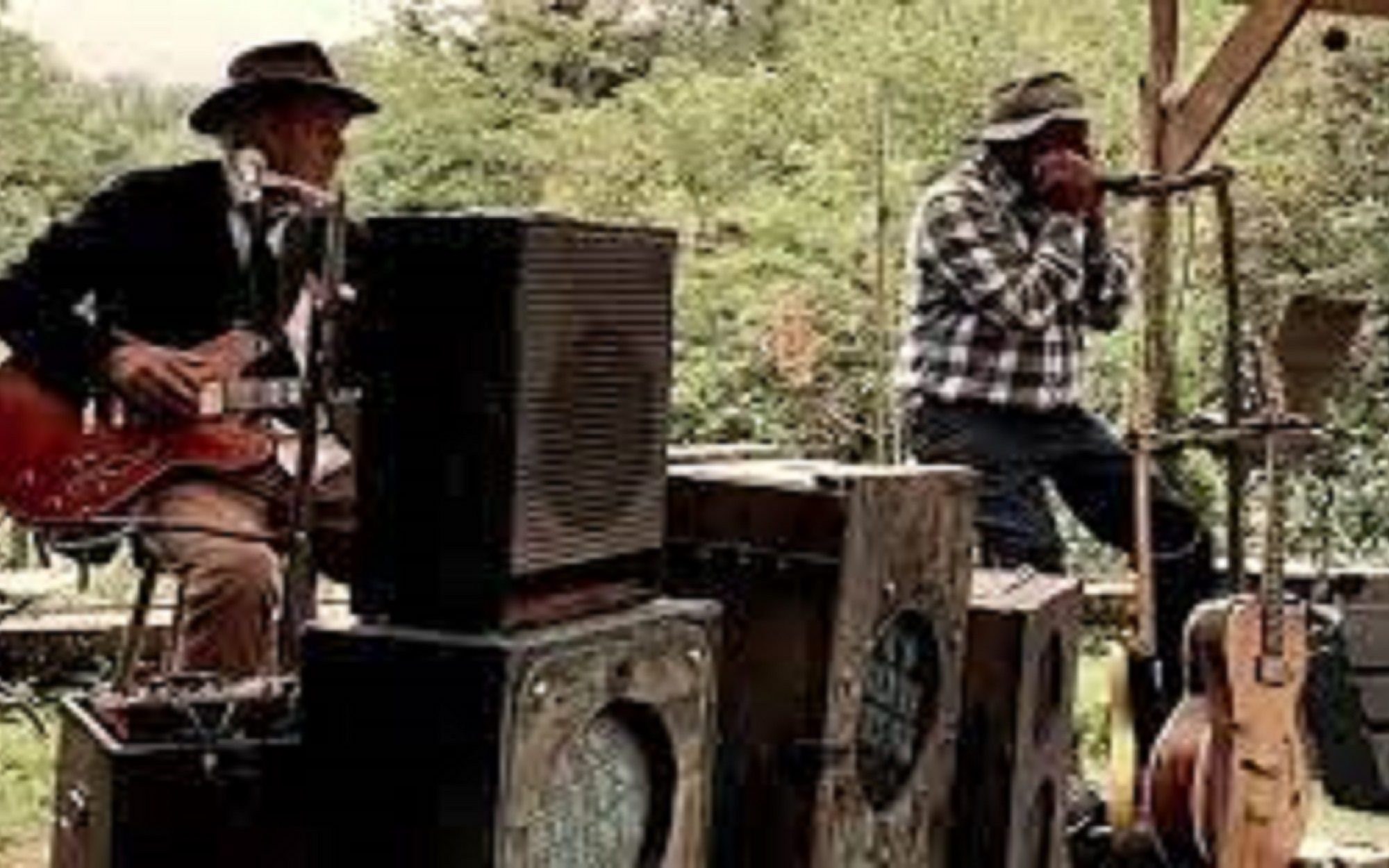 Live band at Camping Le Coteau de'l'Herm aangepast 2